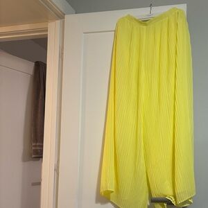 Zara Yellow Pleated palazzo trouser  S - Lightweight Flowing Style